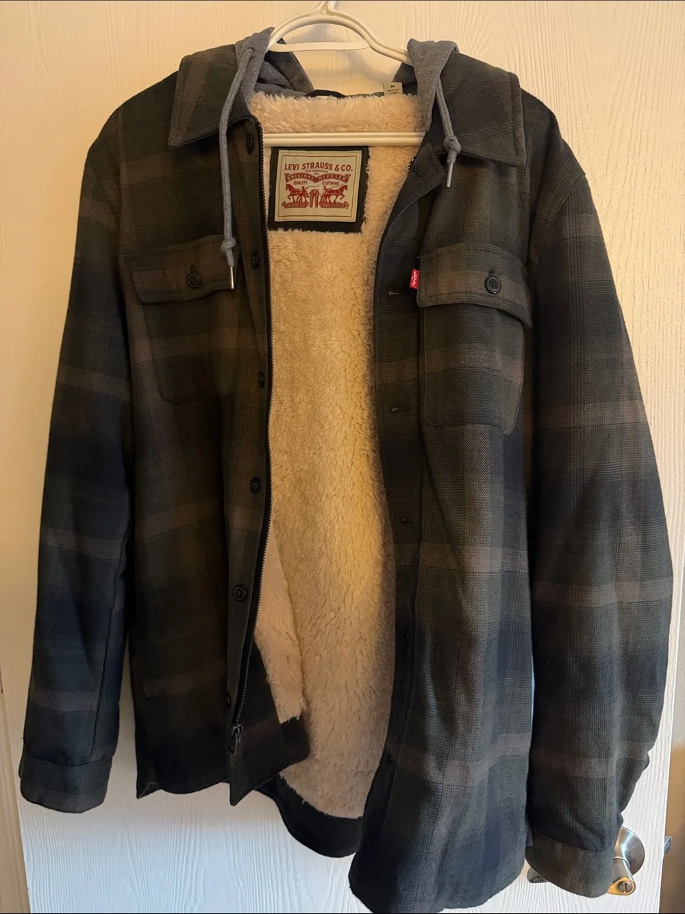 Levi's Black & Dark Gray Plaid Sherpa-Lined Hooded Shirt Jacket - Picture 4 of 4